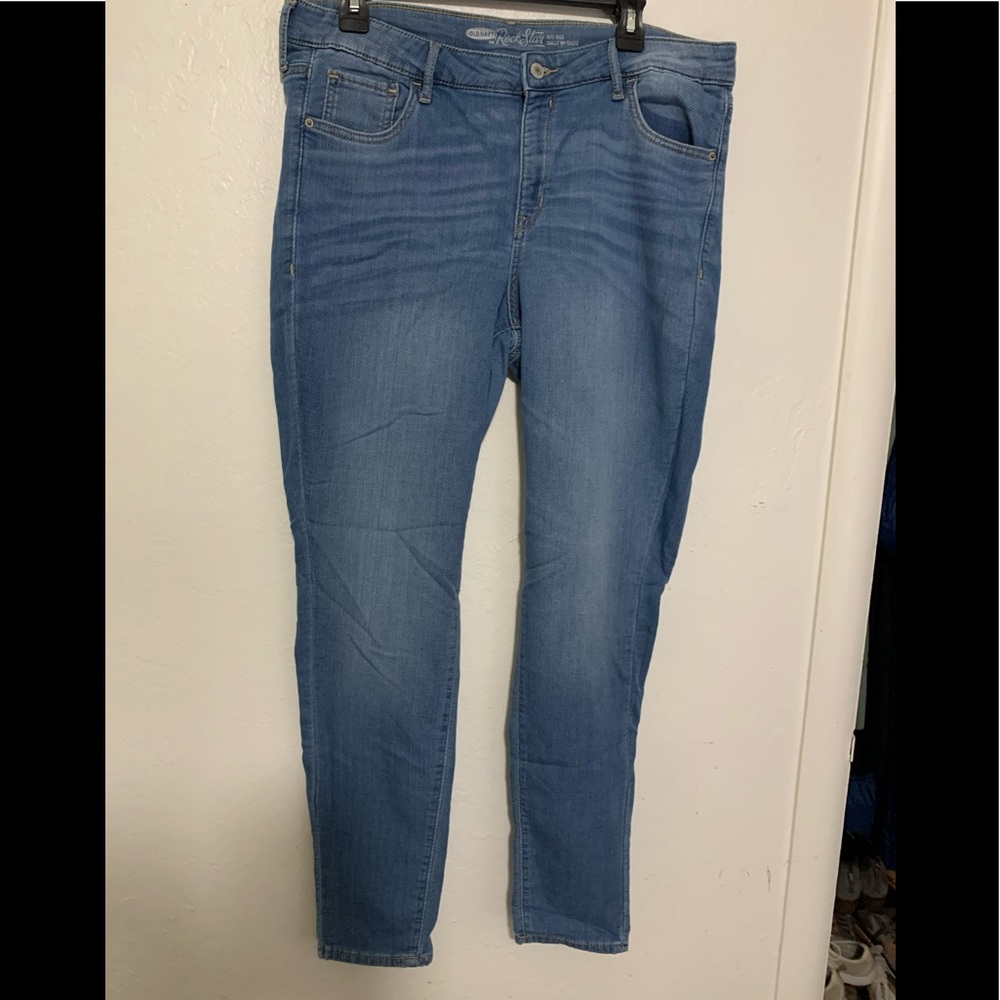 Gently Used Old Navy Rockstar Skinny Jegging